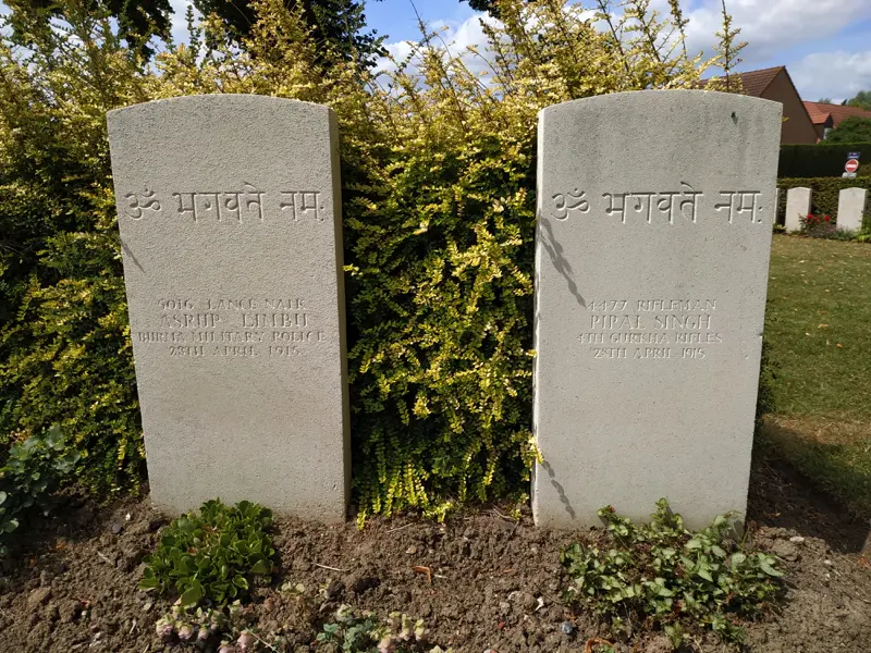 soldats birmans et népalais au Bailleul Communal Cemetery And Extension