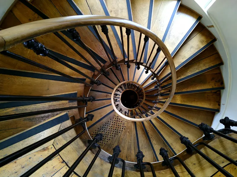 L'escalier de la tour de la maison de Jules Verne