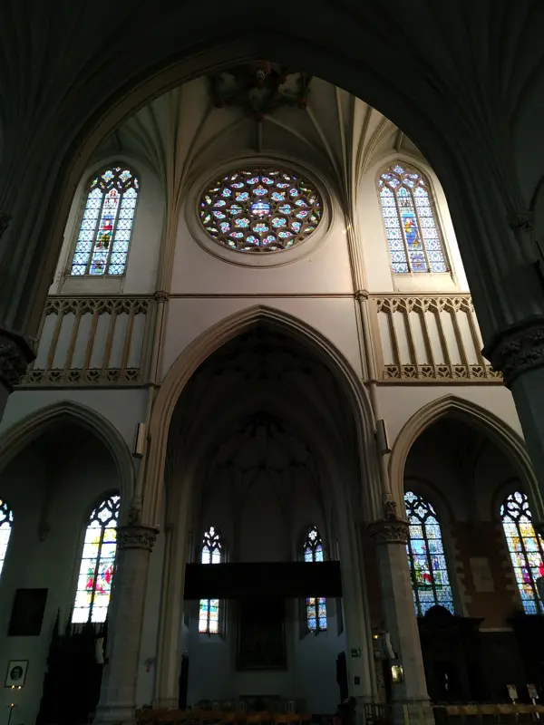 L'une des rosaces de l'église Saint Christophe