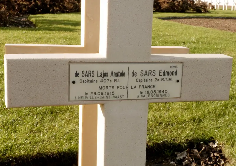 soldats DE SARS dans le cimetière de notre dame de lorette