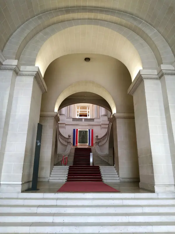 L'escalier d'honneur de l'hôtel de ville de Roubaix