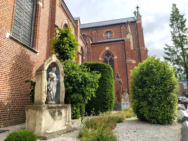 extérieur de l'église Saint Martin de Croix