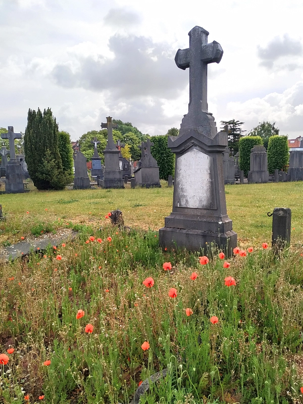 le cimetière de la ville de Croix