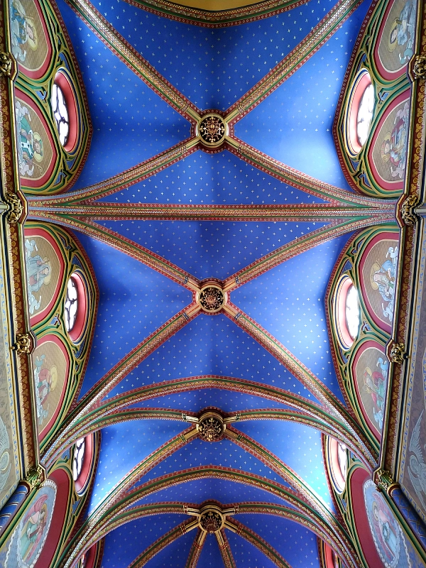 le plafond de l'église Saint Martin de Croix