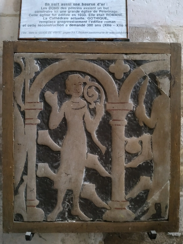 dalle du 11ème siècle dans la cathédrale Notre Dame de Saint-Omer