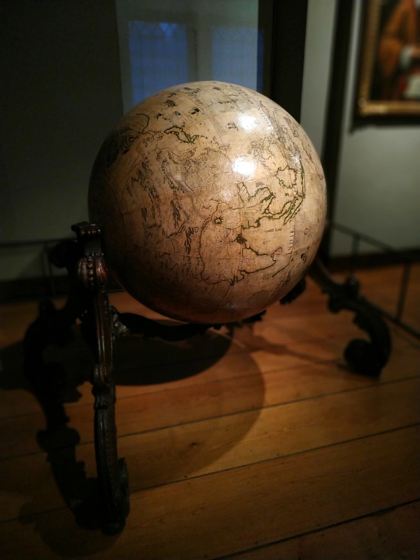 Globe terrestre de Coronelli au musée de l'Hospice Comtesse