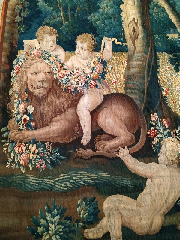 détail de l'une des magnifiques tapisseries du grand salon du château de Trélon