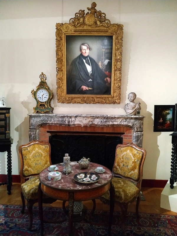 portrait de Benoit du Puydt dans son musée de Bailleul