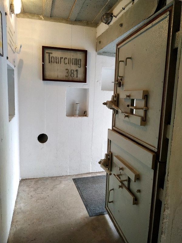 porte de sortie du bunker musée du 5 juin 1944 à Tourcoing