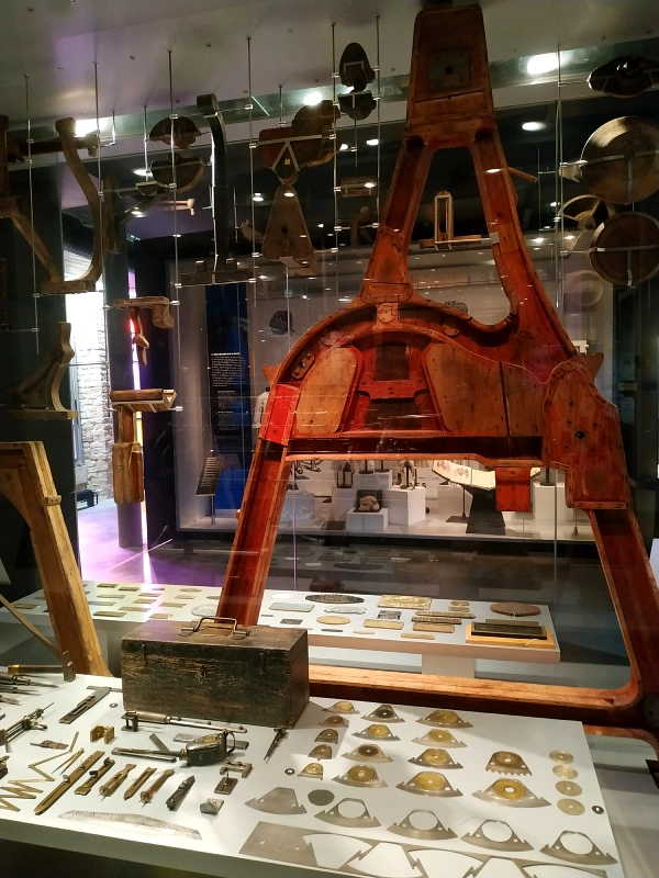 un métier Leavers démonté à la Cité de la dentelle et de la mode de Calais