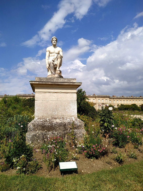 sculpture d'Ulysse dans le parc du château de Compiègne
