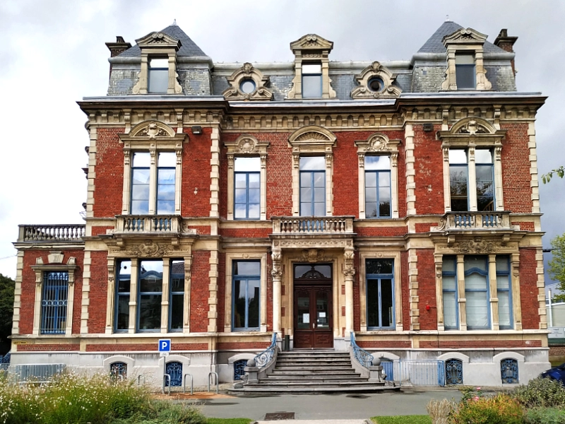 château Florin, maison pour tous de Croix