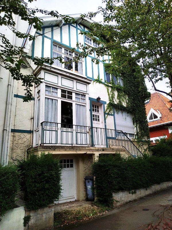 jolie anglo normande avenue du Général-de-Gaulle à Croix