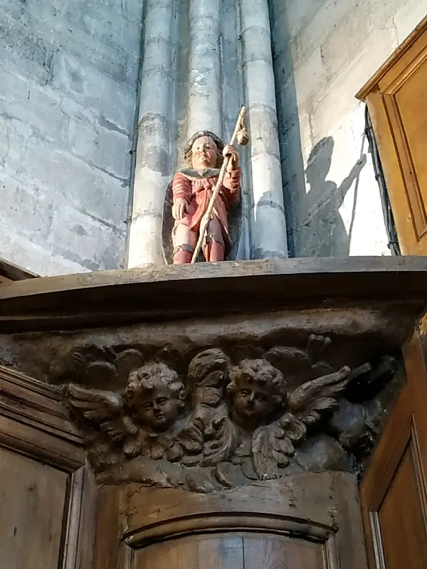 statue de Saint Jacques de Compostelle dans l'église Saint Jacques de Compiègne