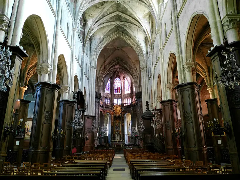 l'intérieur de l'église Saint Jacques de Compiègne