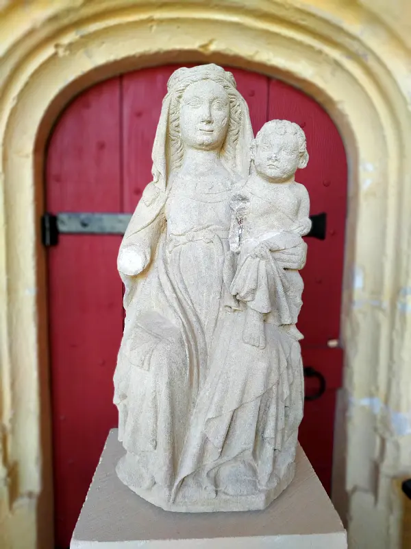 statue de la vierge au musée du Cloître Saint Corneille de Compiègne