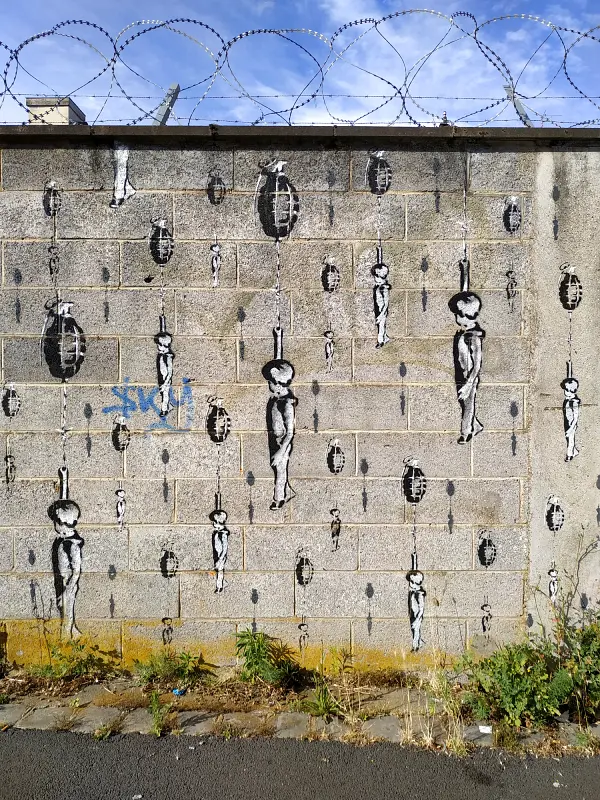 les enfants et la guerre street art à Roubaix