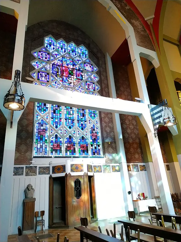 vitrail de l'église Saint Chrysole de Comines