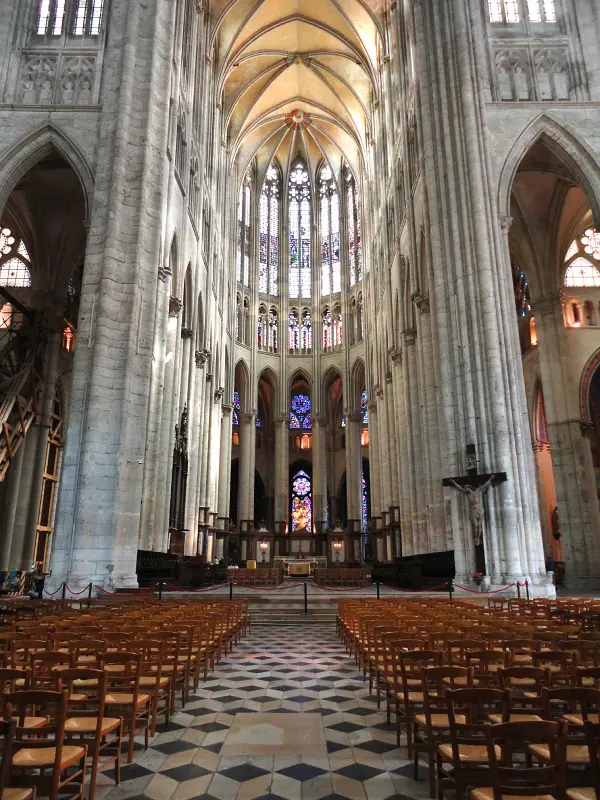 l'intérieur de la cathédrale de Beauvais