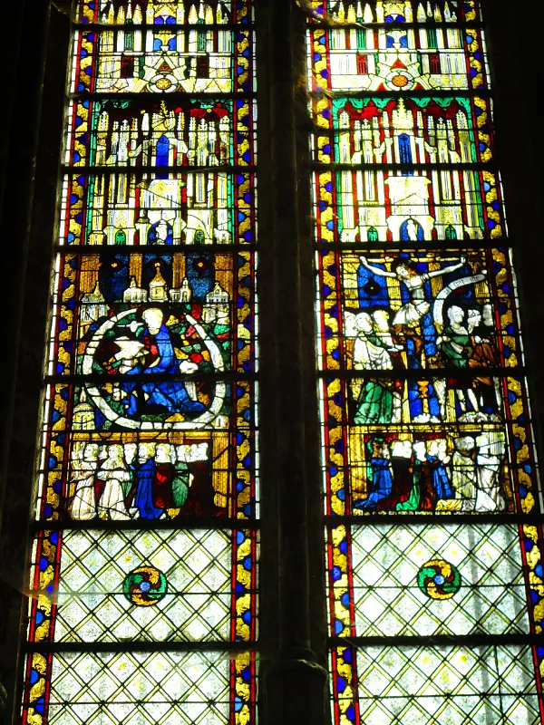 détail des vitraux de la la cathédrale de Beauvais