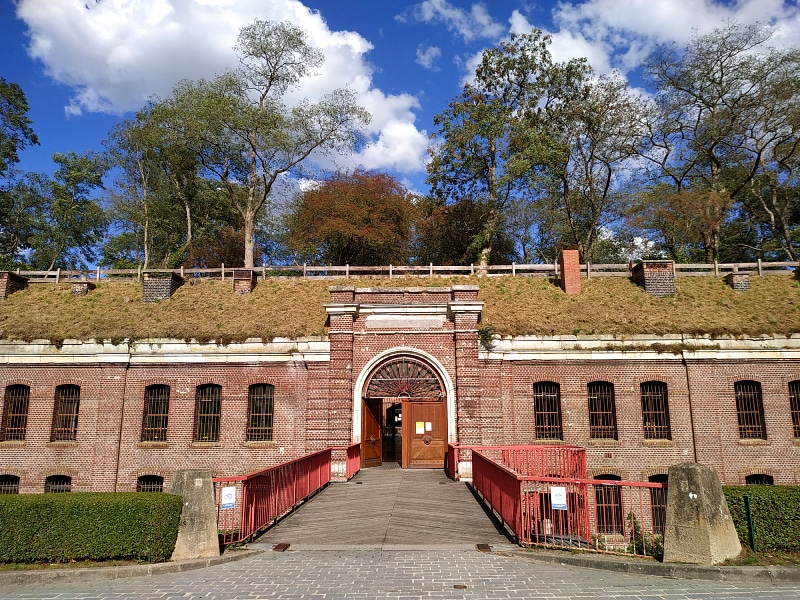 Le Fort de Mons en Baroeul, crin culturel au milieu de la nature