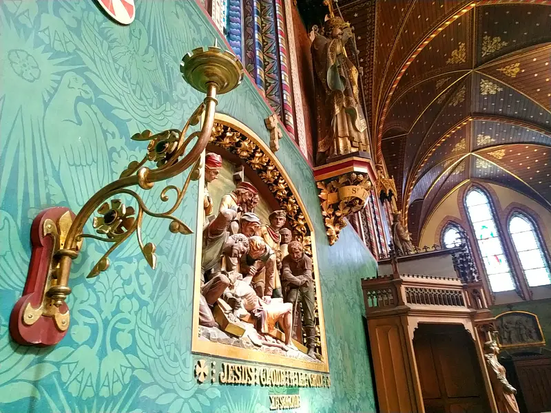 détail du chemin de croix polychrome de l'église saint joseph de Roubaix