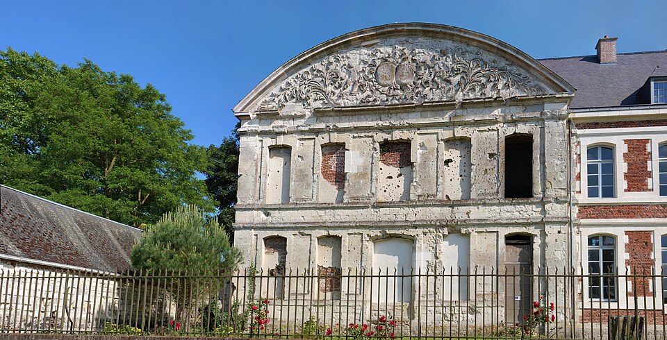 Façade de l abbaye de vaucelles