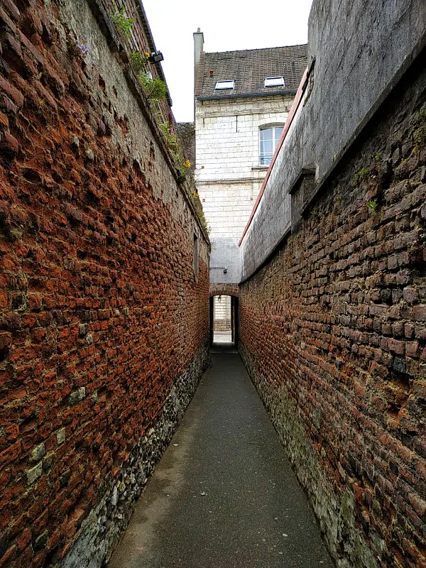 ruelle médiévale de Montreuil-sur-Mer