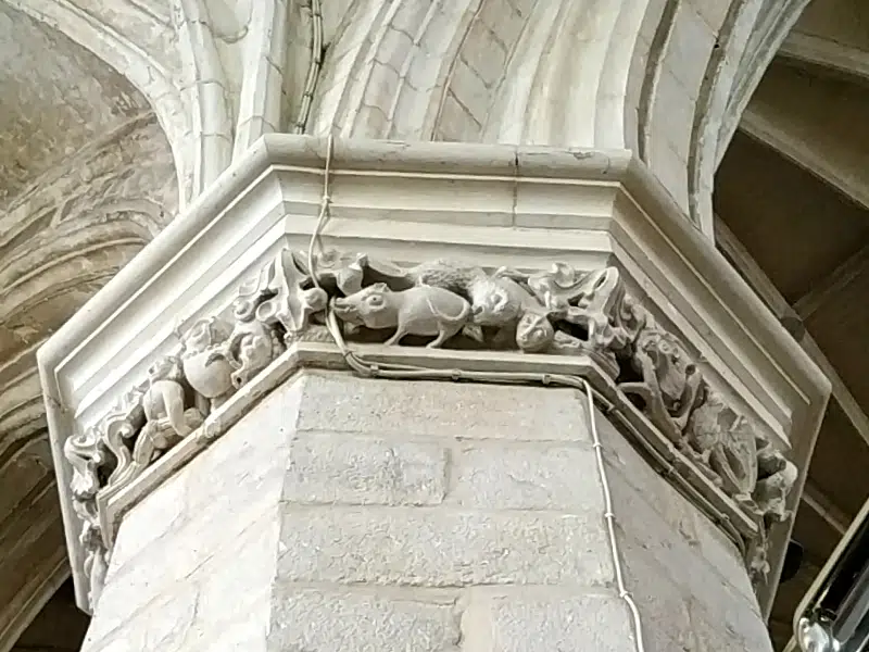 détail d'un des piliers