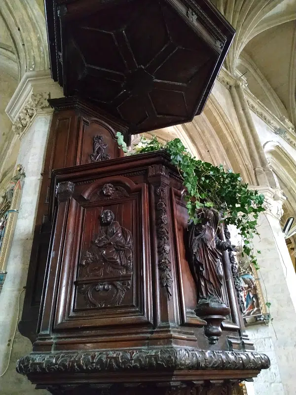 la chaire de l'abbatiale