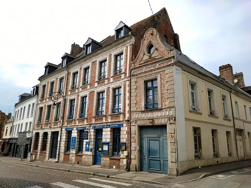 place darnetal à Montreuil-sur-mer