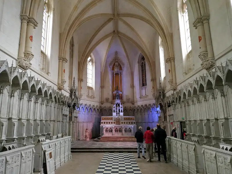 intérieur de l'église de la chartreuse Notre Dame des Près