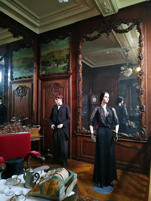 intérieur du château de Roost-Warendin
