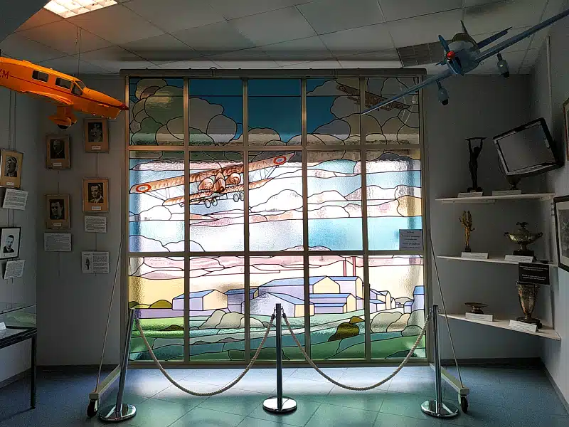 le vitrail de l'ancienne usine Caudron