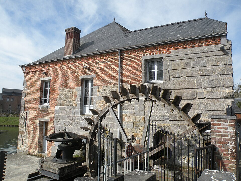 roue du moulin de l'ancienne abbaye de Maroilles