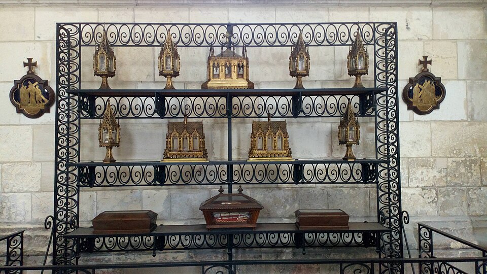 Abbatiale saint pierre de corbie intérieur reliquaires